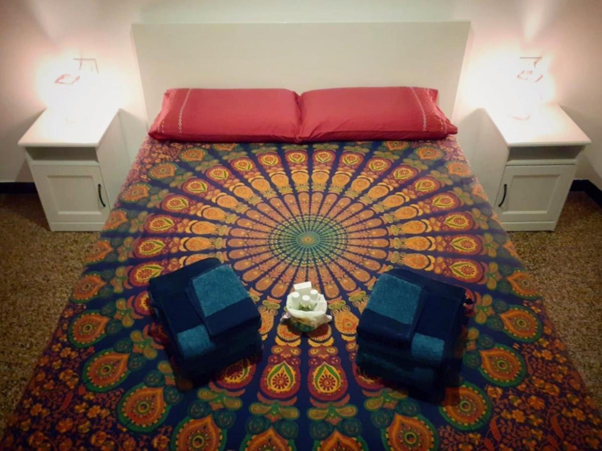 La Tana Tra I Tetti Bed and Breakfast Genova Eksteriør billede